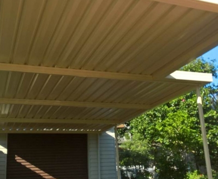 carport-beigeroof